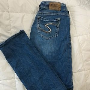 Suki mid-rise straight cut in super stretch
